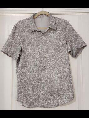 NWOT Lululemon Men's Short-Sleeve Button-Down Shirt - Light Taupe